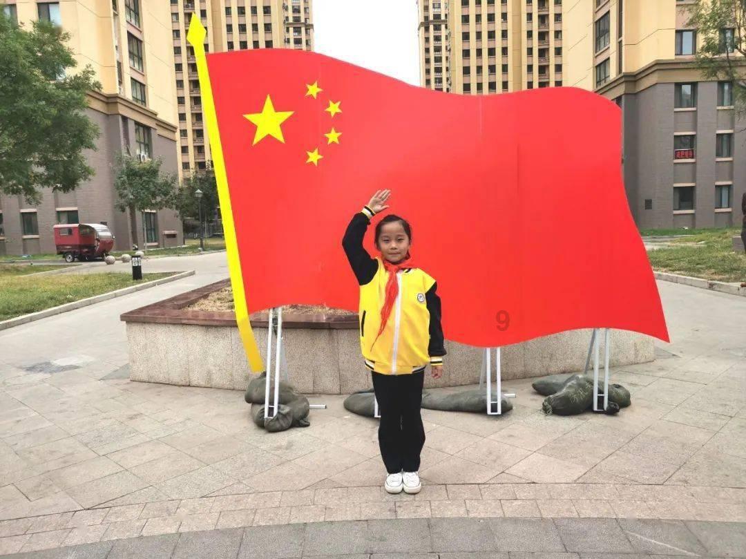 蜡笔小新美冴买了洗衣粉要洗衣服，发现梦冴有洗衣粉，白买了